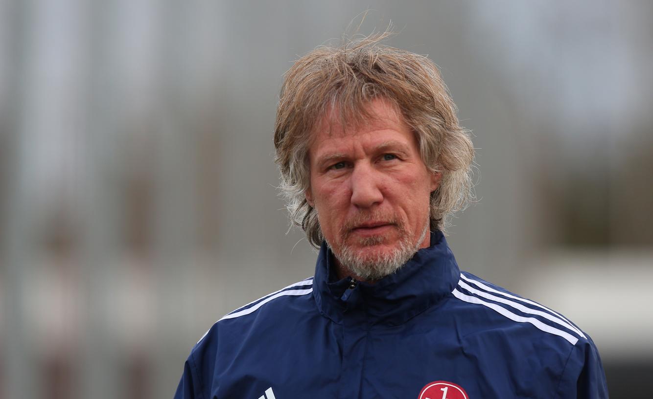 Kritisiert Sportvorstand Martin Bader: Ex-Club-Trainer Gertjan Verbeek.