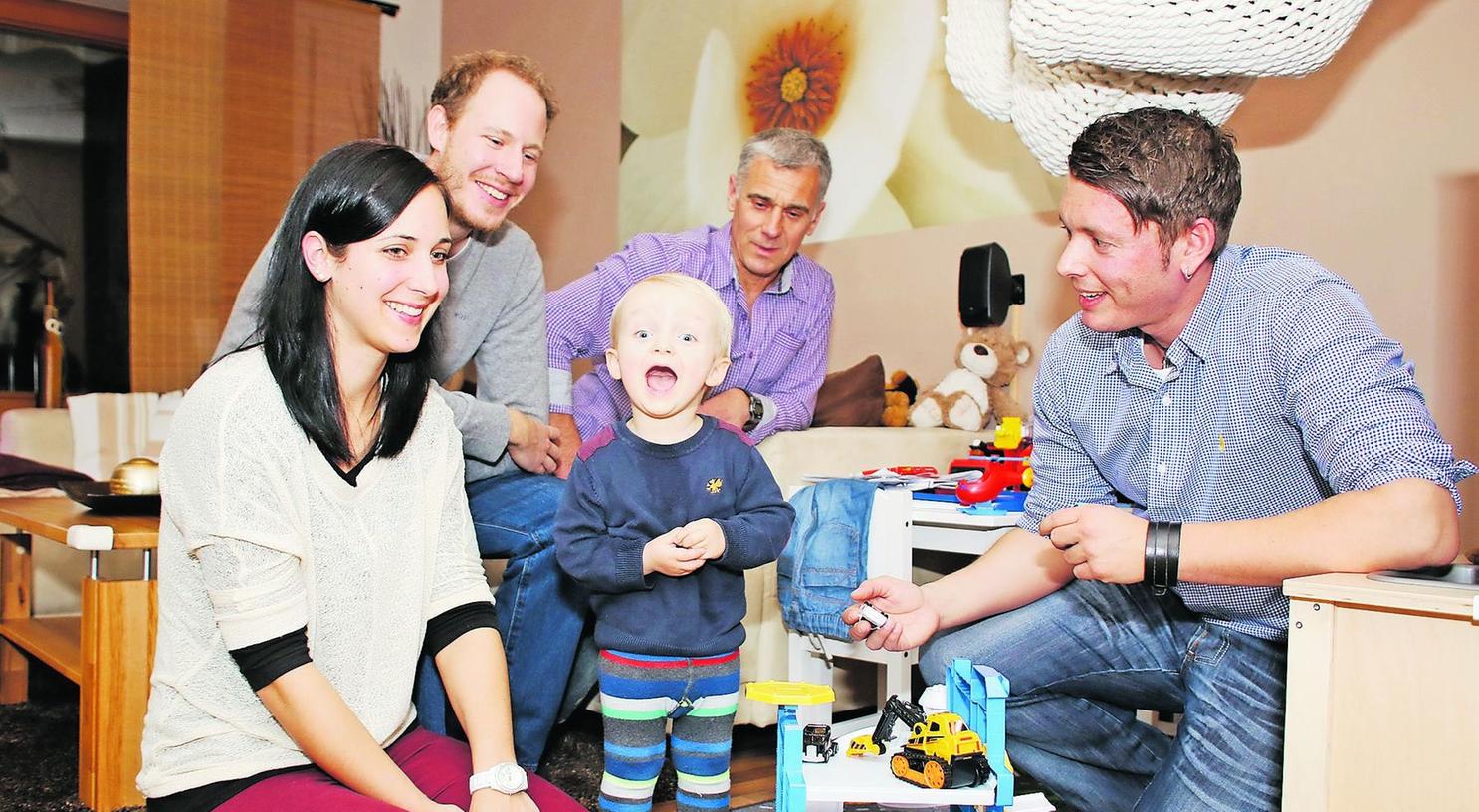 „Das Lächeln in die Gesichter der Kinder zurückbringen“ hat sich der Verein „Herzpflaster“ zur Aufgabe gemacht. Wie das aussieht, macht der kleine Finn schon mal vor. „Das Lächeln in die Gesichter der Kinder zurückbringen“ hat sich der Verein „Herzpflaster“ zur Aufgabe gemacht. Wie das aussieht, macht der kleine Finn schon mal vor.