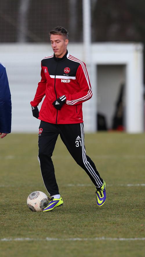 Der U21-Nationalspieler kommt vom tschechischen Traditionsklub Slavia Prag.