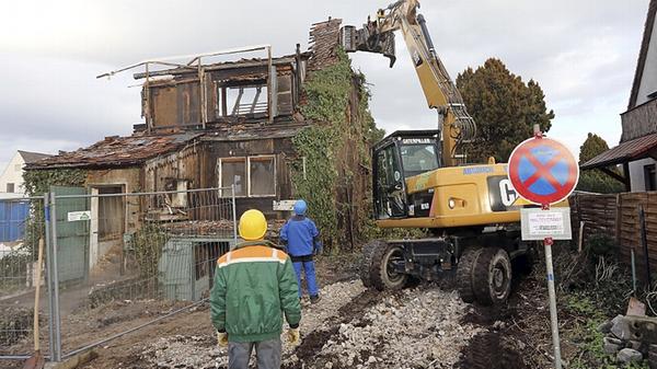 ...die Bagger an, ein Mehrfamilienhaus war geplant.