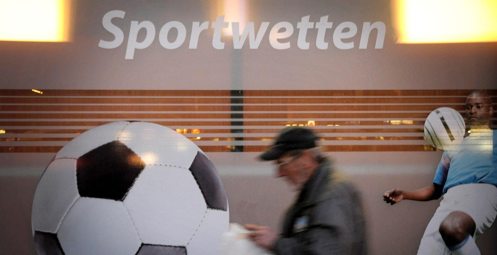 Das hessische Innenministerium wählte in einem zweijährigen Verfahren 20 Anbieter aus, die eigentlich am Donnerstag ihre Sportwetten-Konzession erhalten sollten.