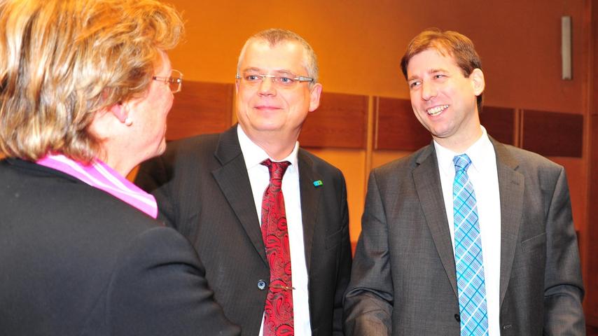 Die Europaabgeordnete Monika Hohlmeier begrüßt den CSU-Ortsvorsitzenden Thomas Werner und Kandidat Hermann Ulm (rechts).