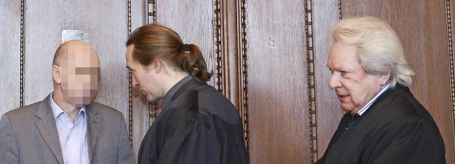 Doppelmord: Einsatzkräfte als Zeugen Doppelmord: Einsatzkräfte als Zeugen