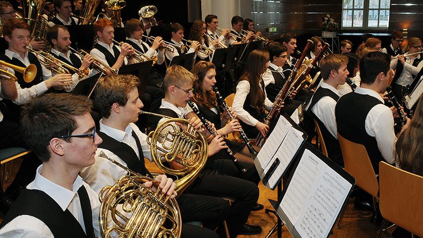 Musikalisch wurde der Vormittag traditionell gestaltet vom Jugendblasorchester der Städtischen Musikschule Ansbach.
