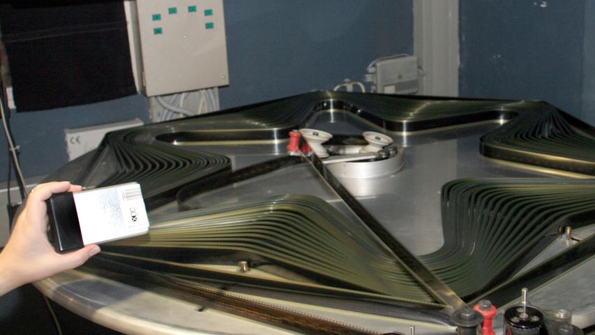 Mitte 2008 wurden alle Kinosäle mit digitalen Filmprojektoren ausgestattet. Das Bild zeigt eine Filmrolle für analoge Projektoren.