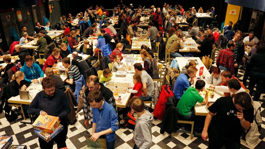 Hunderte von Brettspielen standen am Wochenende zum Ausprobieren bereit und auch Turniere wurden veranstaltet.