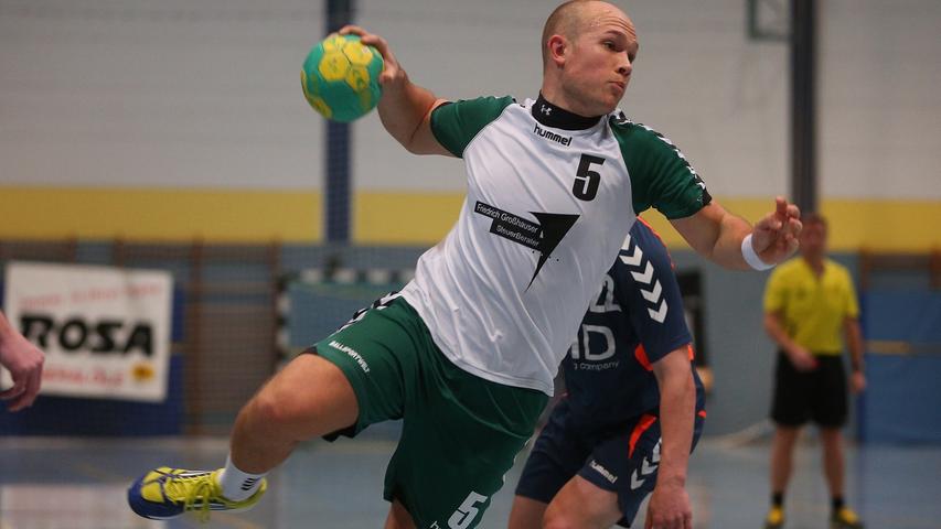 25.01.2014 --- Handball --- Saison 2013 2014 --- Bezirksoberliga BOL Männer :  HG Zirndorf - TSV Altenfurt --- Foto: Sport-/Pressefoto Wolfgang Zink / JüRa  --- ....Kim Nickl (5, HG Zirndorf)