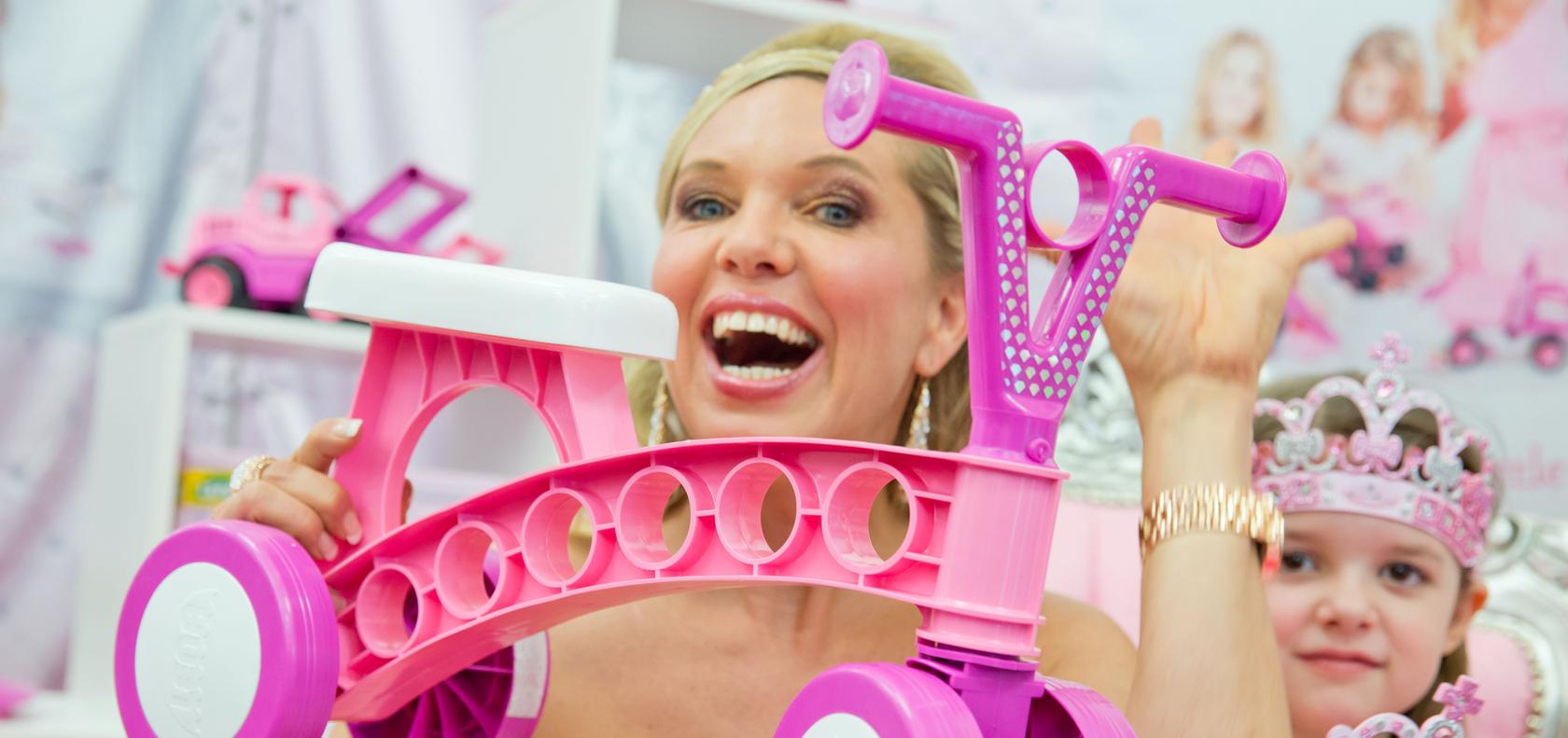 Maja Synke Prinzessin von Hohenzollern präsentiert ihre Kreativ-Spielzeug-Kollektion 2014 während der Neuheitenschau zur 65. Internationalen Spielwarenmesse.