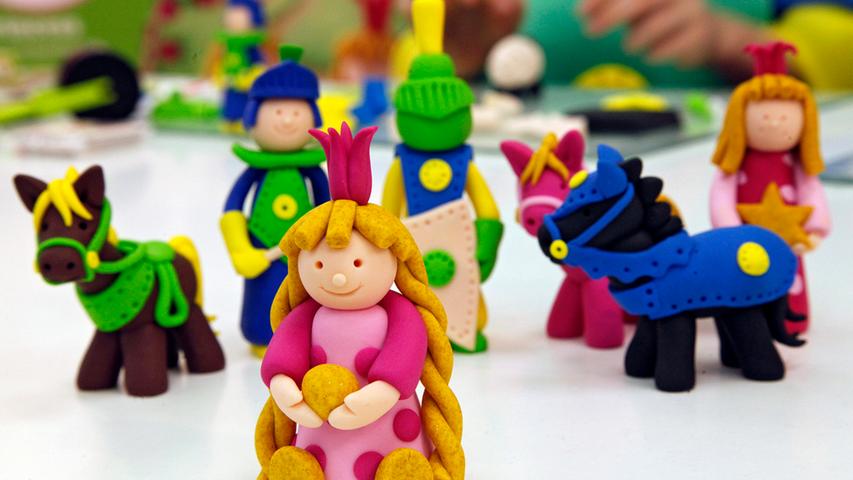 Den Trend setzen in diesem Jahr Spielsachen, die handwerkliches Geschick der Kinder fördern sollen - wie zum Beispiel die Modelliermasse Fimo.