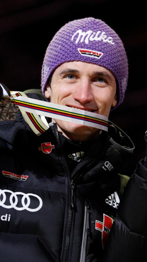 Seinen letzten großen Triumph feierte der Schwarzwälder bei den Olympischen Spielen in Vancouver 2010. Nach einem klasse Wettkampf feierten Schmitt und Co. Silber im Teamspringen.
