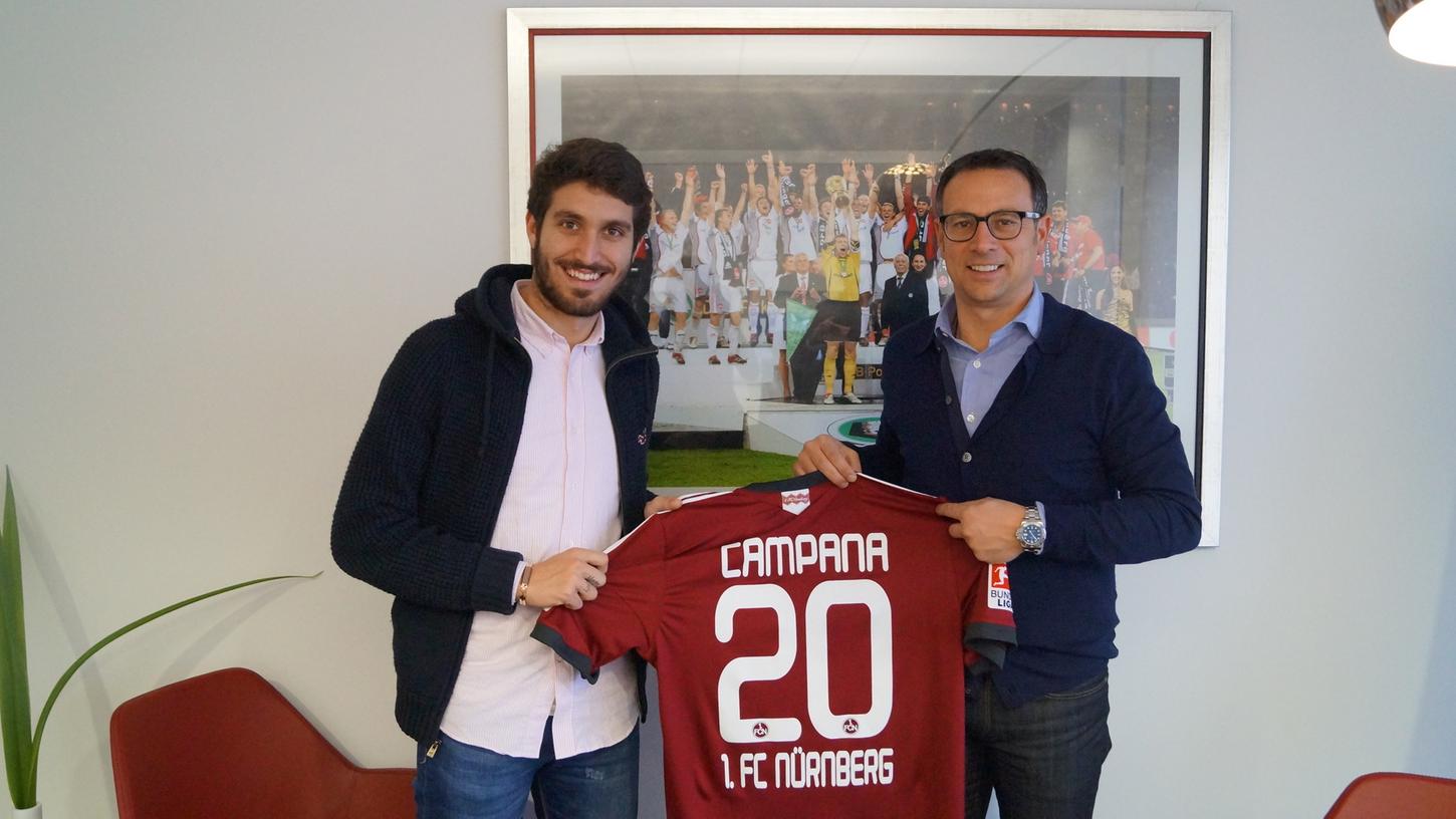 Der Club hat den spanischen U-21-Nationalspieler José Campaña (hier bei der Trikotübergabe mit Martin Bader) verpflichtet.