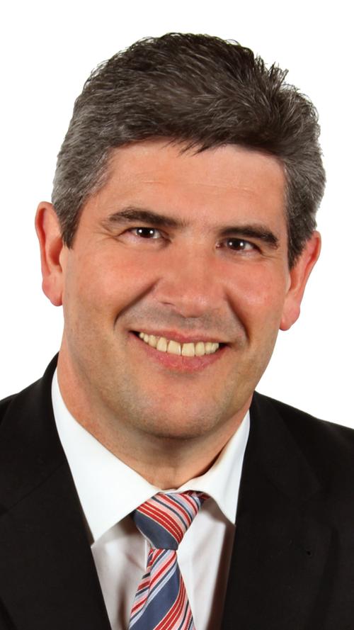 Horst Kratzer bleibt Bürgermeister von Postbauer-Heng. Der CSU-Mann erhielt 75,60% der abgegebenen Stimmen. Jürgen Rupprecht vom Bürgerblock landete weit abgeschlagen auf Platz zwei mit 15,3%, die Grüne Gabriele Bayer wählten 9,1%.