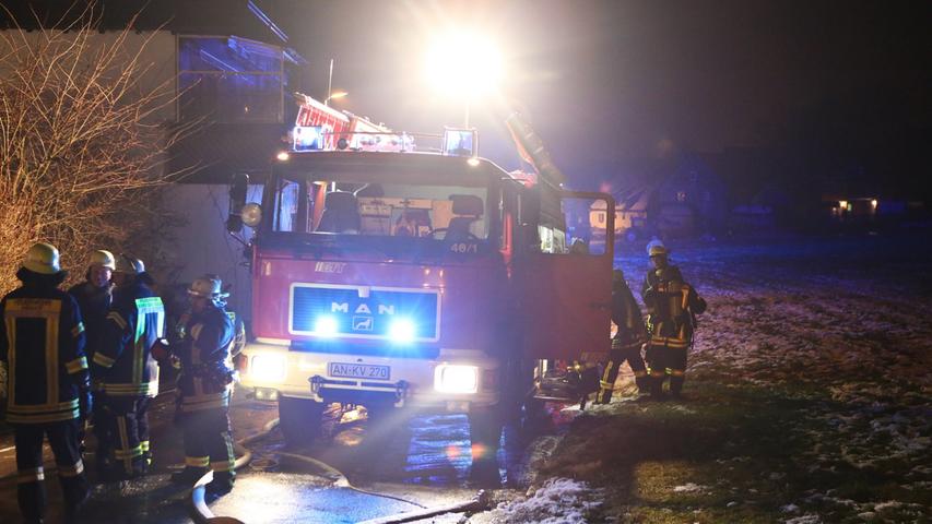 Bernhardswinden: Autoschrauber setzt Garage in Brand
