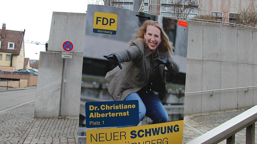 Die Stadträtin und Diplom-Psychologin Dr. Christiane Alberternst von der FDP plädiert für "neuen Schwung für Nürnberg". Den will sie auch bildlich verdeutlichen.