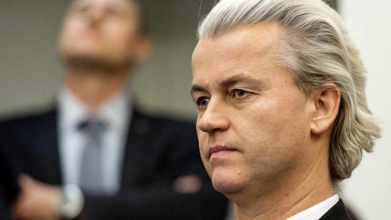 Der Rechtspopulist Geert Wilders wurde wegen Hassrede und Diskriminierung verurteil. Jedoch geht der Politiker straffrei aus.