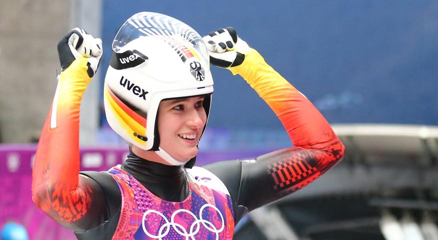 Fast schon fest eingeplant war eine Goldmedaille für die deutschen Rodlerinnen. Den Triumph sicherte sich Natalie Geisenberger mit über 1,1 Sekunden Vorsprung vor ihrer Teamkollegin Tatjana Hüfner, der Olympiasiegerin von Vancouver.