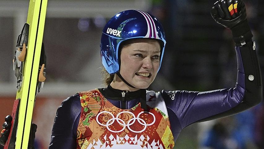 Für eine faustdicke Überraschung sorgte am Dienstagabend Carina Vogt vom Skiclub Degenfeld. Die Skispringerin, die zuvor noch nie ein Weltcup-Springen gewinnen konnte, ist erste Olympiasiegerin in ihrer Disziplin.