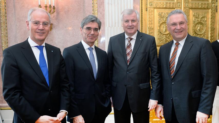 Gruppenbild: Joe Kaser (zweiter von links) inmitten der CSU-Größen Balleis, Seehofer und Herrmann.