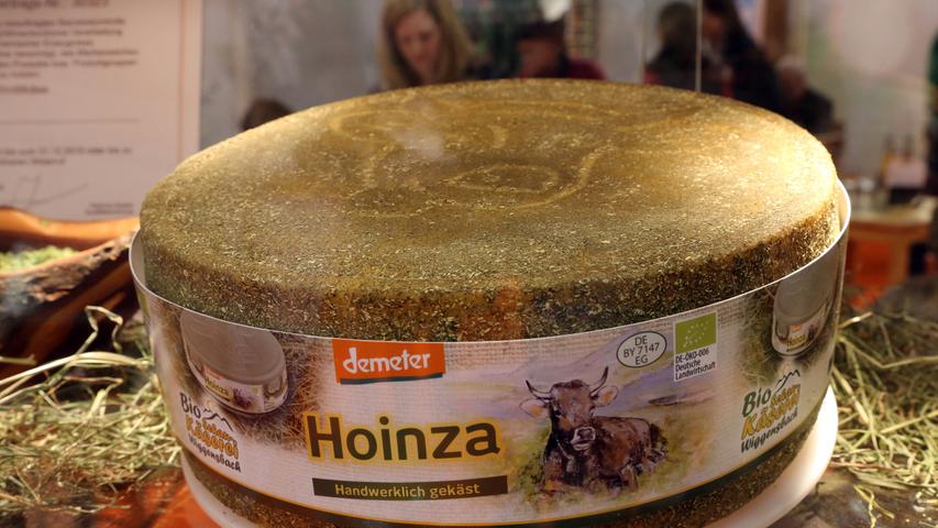Bio und nach den Anforderungen des Demeter-Verbands für ökologischen Anbau auf anthroposophischer Grundlage zertifiziert ist dieser Käse.