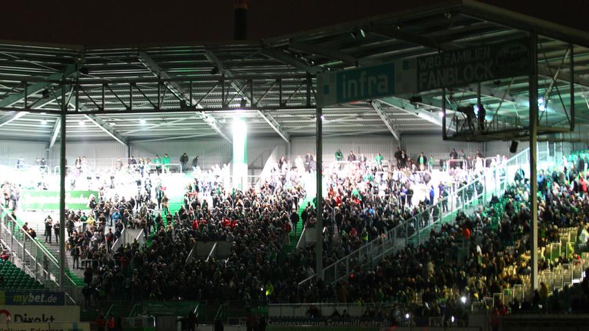 Als das Kleeblatt am Freitag den Karlsruher SC empfing, sorgte ein Stromausfall im Stadion für eine unfreiwillige Pause.