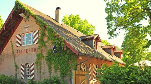 Beim "Tucherhof" lässt sich Tradition hautnah erleben - und das auch im Biergarten.