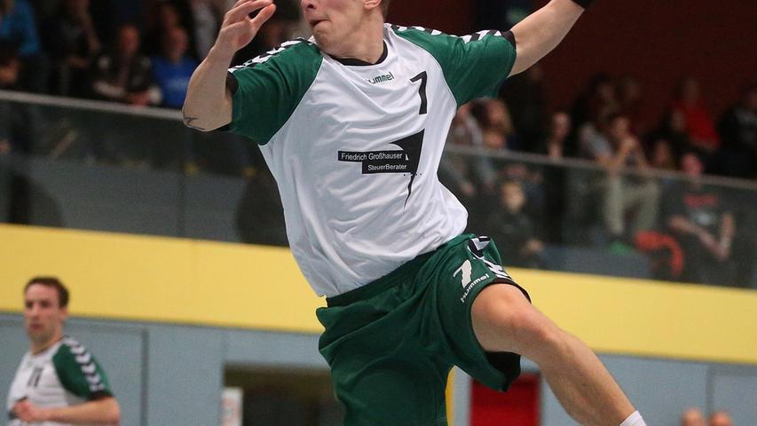 15.02.2014 --- Handball --- Saison 2013 2014 --- Bezirksoberliga BOL Männer :  HG Zirndorf - MTV Stadeln --- Foto: Sport-/Pressefoto Wolfgang Zink / JüRa ---  ....Pal Tomka (7, HG Zirndorf)