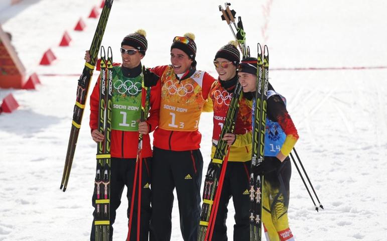 Im Teamwettbewerb machten die Kombinierer dann ihren Medaillensatz komplett. Mit lediglich 0,3 Sekunden Rückstand auf Norwegen holten Eric Frenzel, Björn Kircheisen, Johannes Rydzek und Fabian Rießle die Silbermedaille.