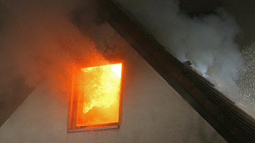 Brand in Mehrfamilienhaus in Effeltrich