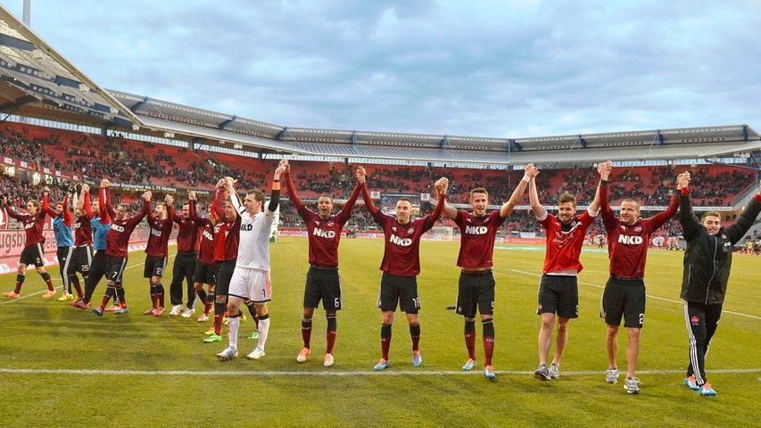 Nach Abstiegskrimi gegen Braunschweig: Die Nordkurve feiert 