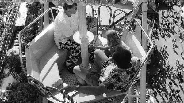 Den besten Blick über das Gelände hat man vom höchsten Punkt des Riesenrads aus. Mehrere Generationen von Bergbesuchern genossen dort oben bereits die Höhenluft. An guten Tagen kann man bis nach Nürnberg sehen.