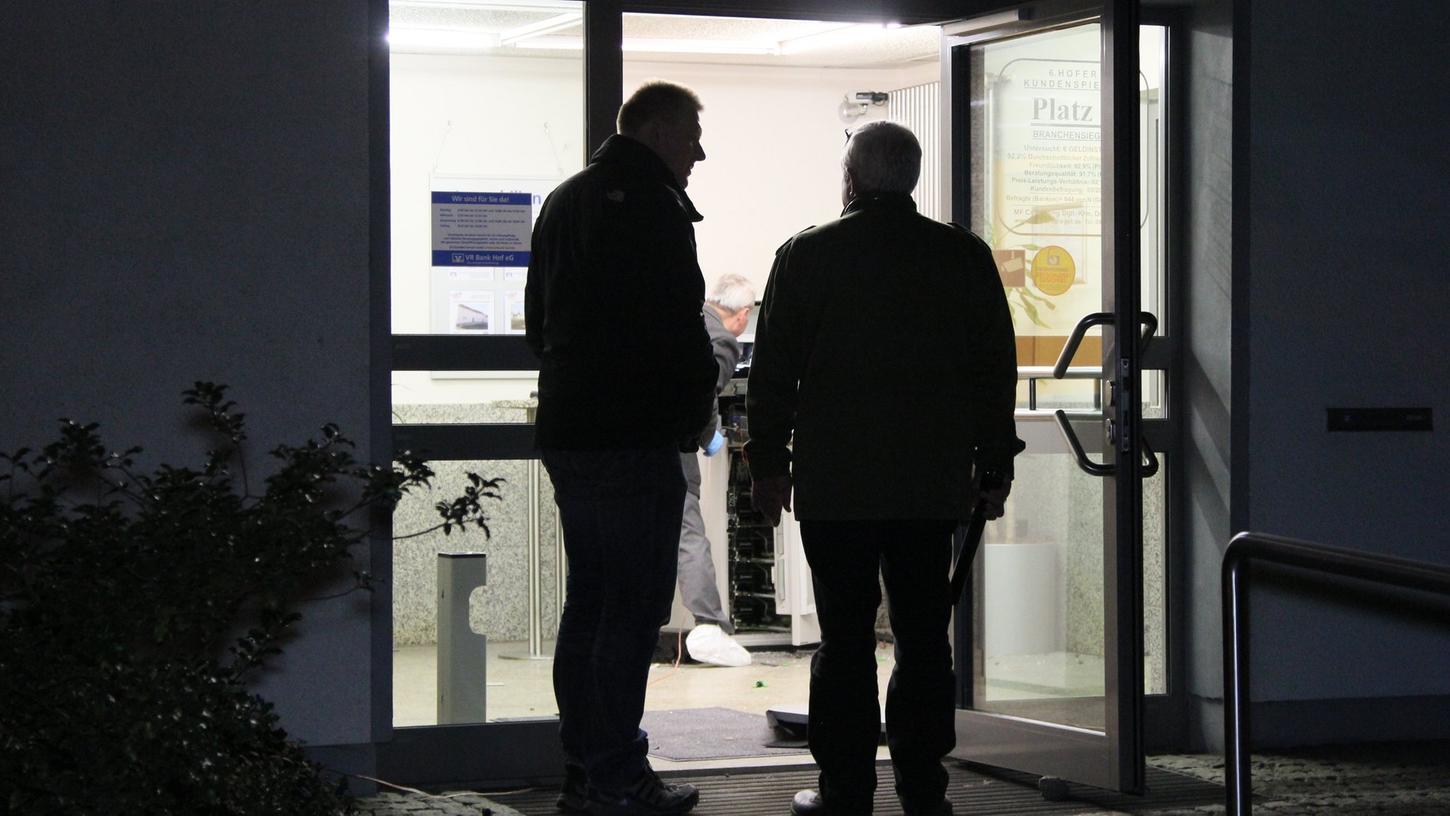 Immer wieder werden auch in Franken Bankautomaten gesprengt, dieses Bild zeigt einen Fall aus dem Jahr 2014 in Oberfranken.