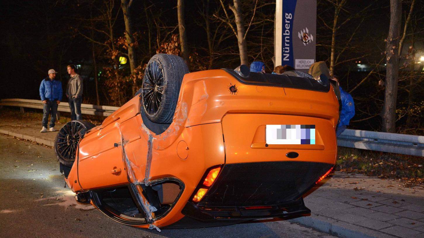Erneut hat ein illegales Autorennen im Nürnberger Hafengebiet einen verletzten Autofahrer gefordert.