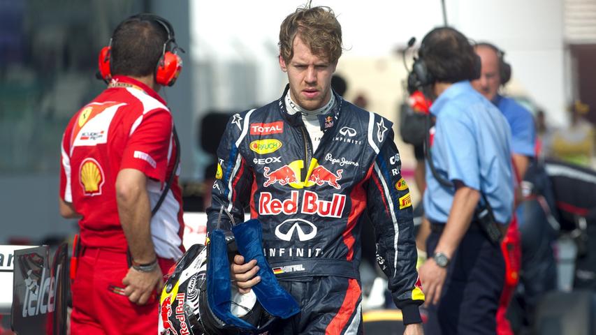 Der Weg zu seinem dritten Titel verlief wesentlich steiniger. Riskante Manöver, Kollisionen und technische Probleme standen Vettel zunächst im Weg.