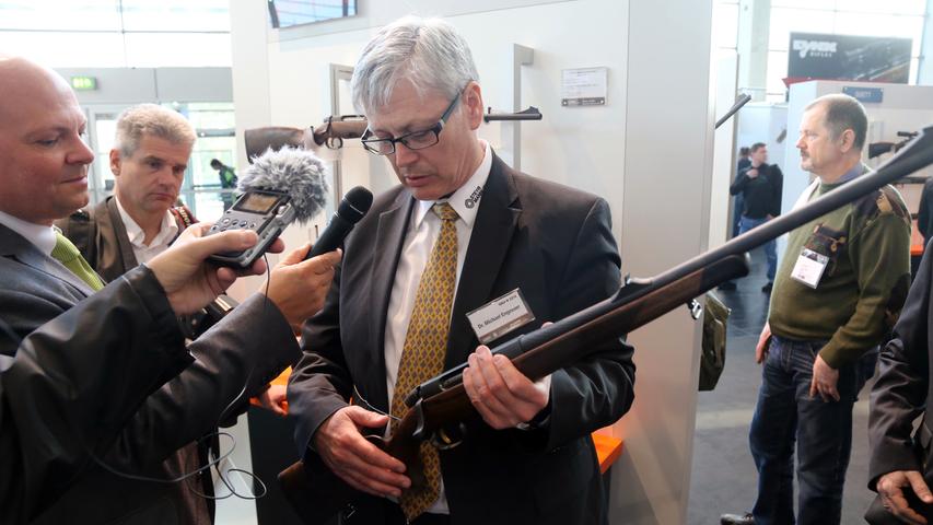 Waffen, Munition und Co.: Die IWA 2014 in Nürnberg