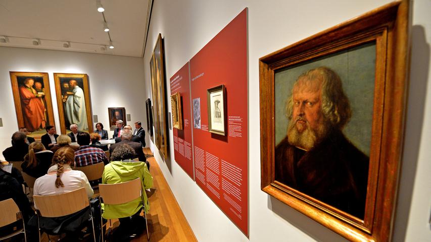 Erst seit der großen Dürer-Ausstellung 2012 im Germanischen Nationalmuseum werden im hinteren Teil des Gebäudes auch Kopien großer Dürer-Werke gezeigt.