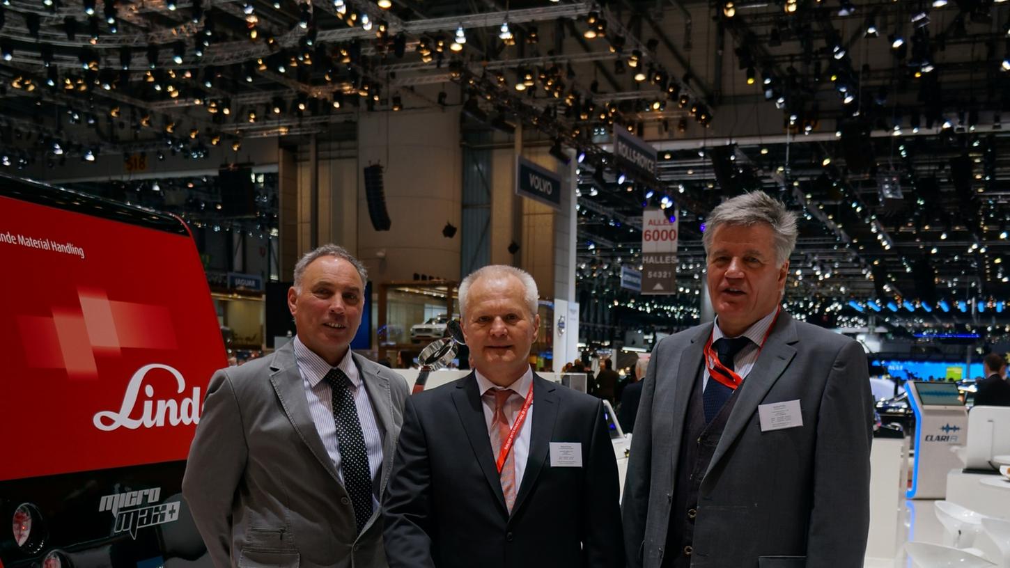 Beim Genfer Autosalon von links nach rechts: Richard Schalber (Entwicklungsleiter Inmares), Richard Gebert (Aaglander) und Gerhard Nähr (Projektmanagement).

Mit freundlichen Grüßen!