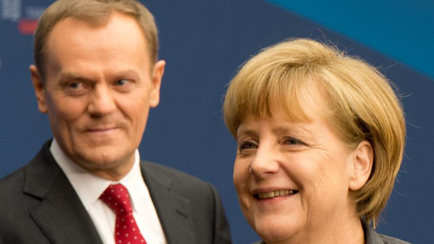 12. März:  Bundeskanzlerin Angela Merkel reist nach Warschau und trifft sich mit dem polnischen Ministerpräsidenten Donald Tusk, um ihn in der Krim-Krise zu beraten. Die G7-Staaten geben bekannt, dass Russland im Falle einer Annexion der Krim mit Sanktionen rechnen müsse. Das geplante Abspaltungsreferendum habe für sie keine Rechtskraft.