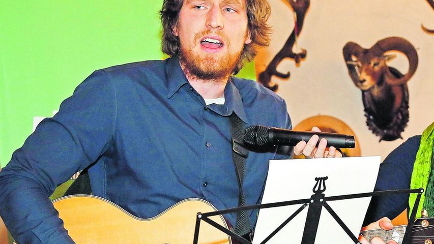 Wahlkampf mit dem Griff zur Gitarre: Peter Simon von den Grünen warb mit einem Song auf „Youtube“ für sich und seine Partei.