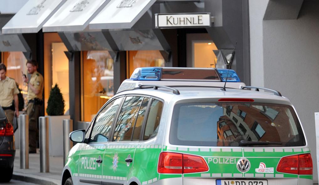 Der Überfall auf das Fürther Juweliergeschäft Kuhnle im März vergangenen Jahres konnte nun aufgeklärt werden.
