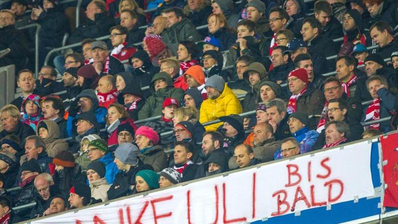 Im November 2019 tritt Uli Hoeneß als Präsident ab. Die "Abteilung Attacke" wird aber sicher nicht verstummen, das hat Hoeneß schon durchblicken lassen. Kaum einer hat schließlich den FCB und den deutschen Fußball in den letzten Jahrzehnten so geprägt wie er -  den Bayern wird er sicher auch weiterhin mit Rat und Tat zur Seite stehen.