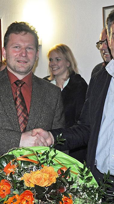 Schneiders Herausforderer Anton Schmidpeter (CSU)gratulierte zum Wahlerfolg.