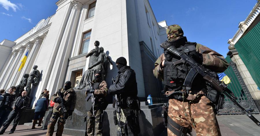 17. März:  Die Lage spitzt sich weiter zu.  Am Tag nach dem Referendum auf der Krim beschließt das ukraninische Parlament eine Teilmobilisierung der Armee.