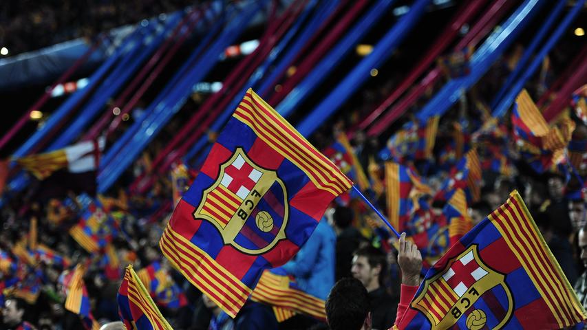 Abschließend noch ein Blick ins befreundete Ausland. Knapp über 161 Euro verlangt der FC Barcelona von Anhängern, die Messi & Co. im Camp Nou als Vereinsmitglieder beäugen wollen.