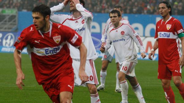 In der Folgesaison hatte der Club durch die Europapokalteilnahme mit der Doppelbelastung zu kämpfen. Die Elf von Hans Meyer spielte nach wie vor guten Fußball, allein an den entsprechenden Resultaten mangelte es. Im ersten Wiedersehen nach dem Pokalfinale verlor der Club gegen den VfB mit 0:1. Torschütze: Mario Gomez.