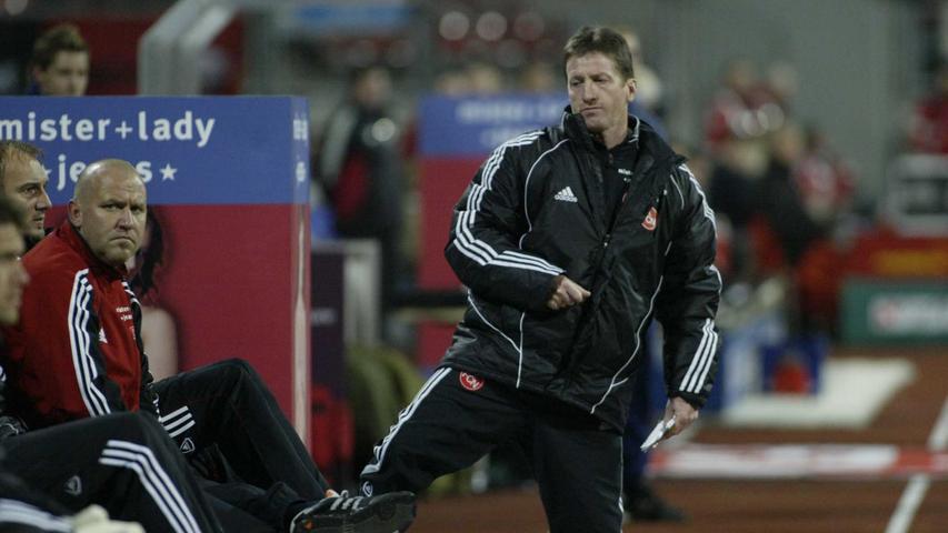 Im Oktober 2005 stand der Club nicht gut da. Auf Tabellenplatz 18 wurde Trainer Wolfgang Wolf entlassen. Dieter Lieberwirth gab für kurze Zeit den Interimstrainer, doch auch er konnte die 0:1-Niederlage gegen den VfB nicht verhindern.