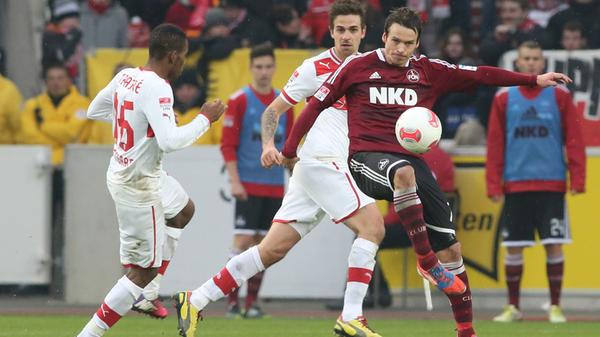 ... glich Feulner für die auswärts in dieser Saison wenig brillanten Franken zum 1:1 aus.
