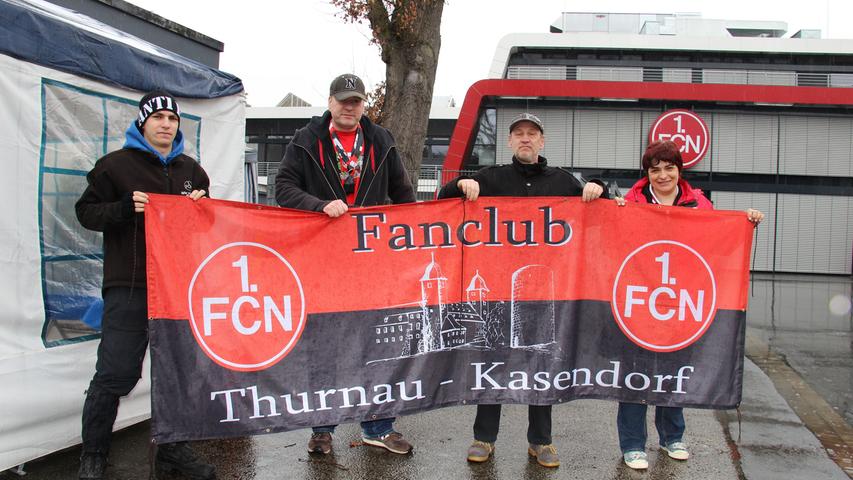 Zahlreiche Clubfans nahmen teils lange Wege in Kauf, um ihren FCN vor den Kellerduellen gegen Frankfurt und Stuttgart zu unterstützen.