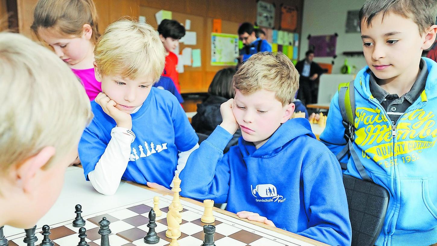 Gymnasium Roth: Junge Schachspieler suchen ihre Meister