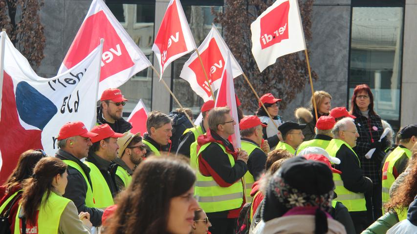 Die Gewerkschaft verdi hat ihre Warnstreiks in Bayern ausgeweitet. Am Mittwoch wurde im Freistaat im öffentlichen Dienst die Arbeit niedergelegt.