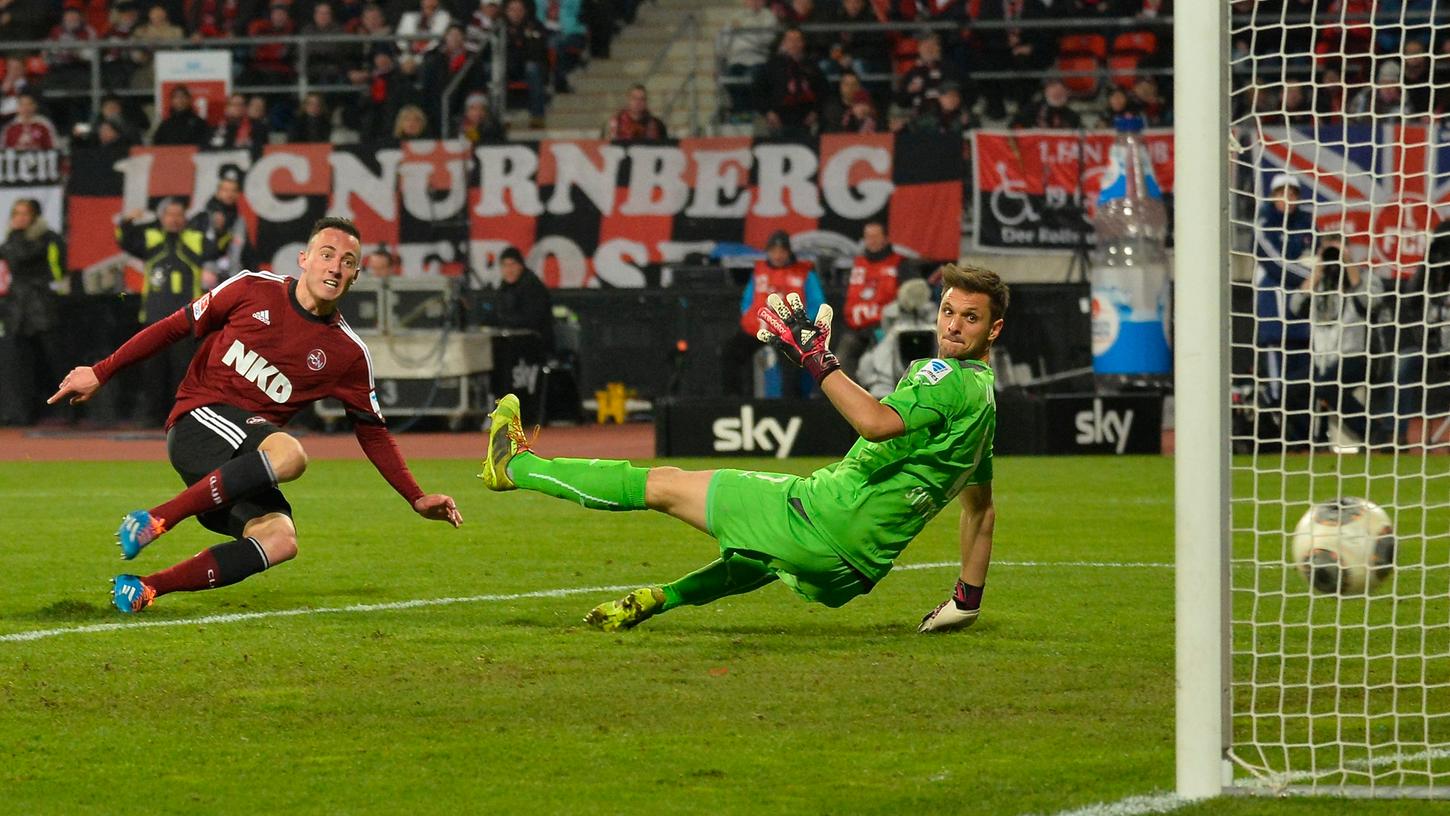 Josip Drmic ließ Stuttgarts Sven Ulreich bei seinem Treffer zum 2:0 für Nürnberg keine Abwehrchance.